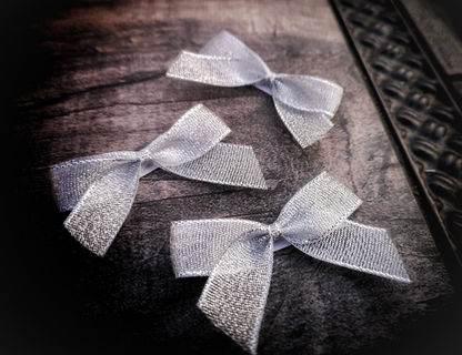 Lurex Bows x 12
