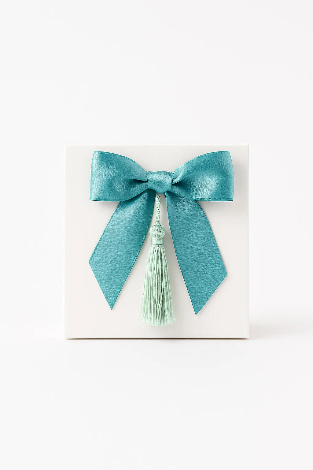 Elegant Box Tassles x 50